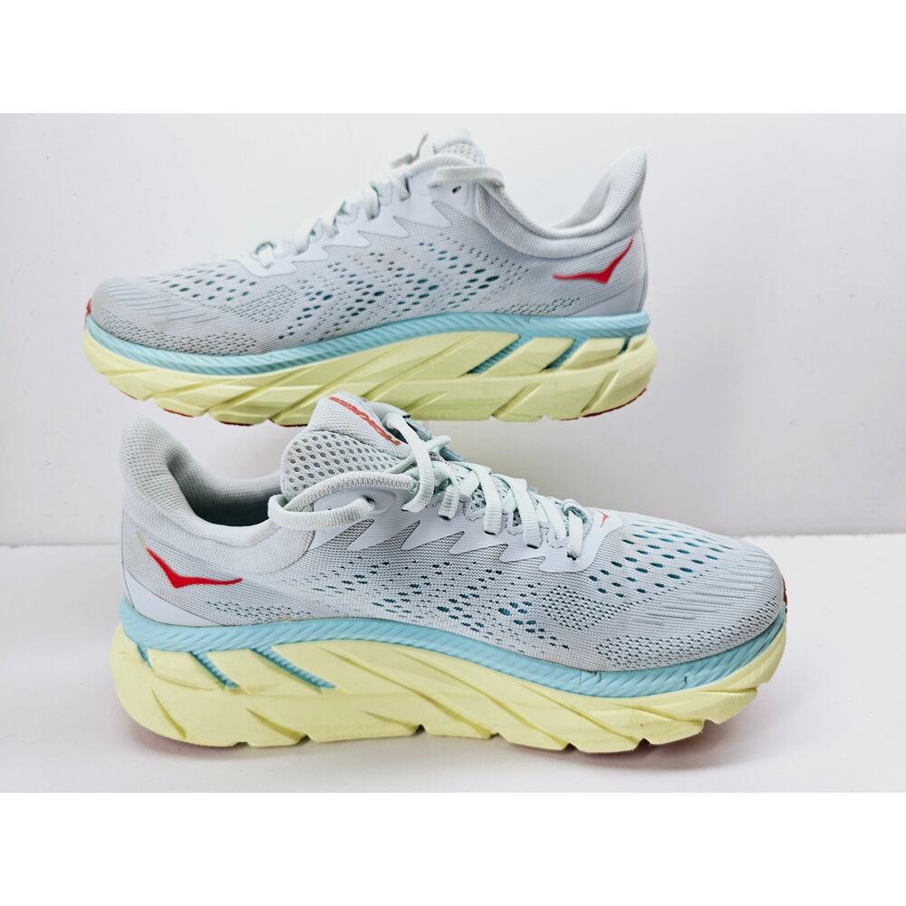 Hoka Women 8 Comfy footwear - Picture 3 of 10